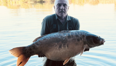 A 54 lb 4 oz carp from Jonchery, Cracking mirror, Sep 2026