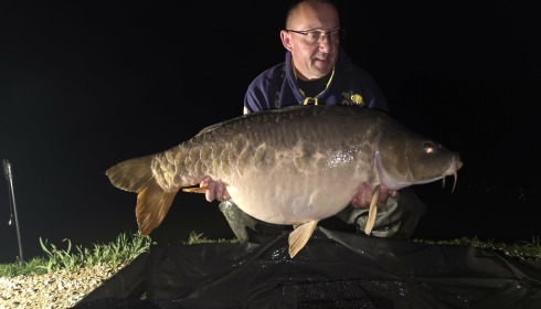 A 43 lb carp from Jonchery, Mirror, Apr 2026