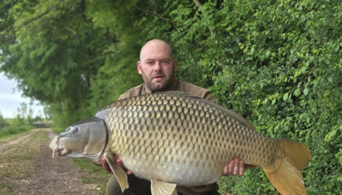 A 46 lb carp from Jonchery, May 2026