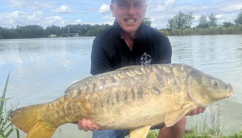 A 30 lb 6 oz carp from Jonchery, Stunning mirror, Jun 2026