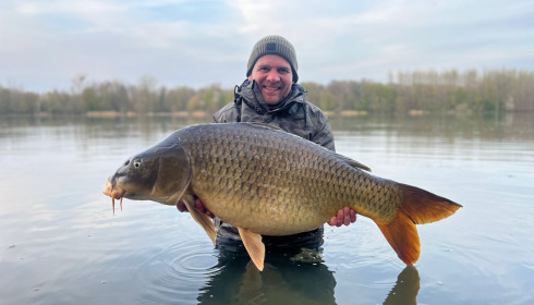 A 43 lb carp from Brocard Large, Stunning common, Mar 2026