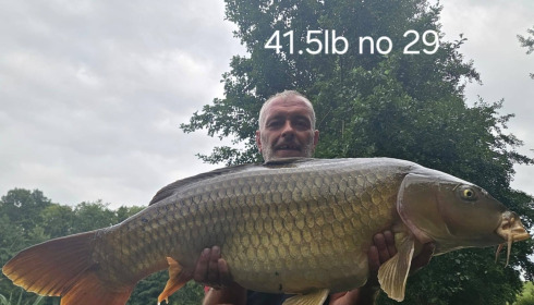 A 41 lb carp from Jonchery 7, Sep 2025