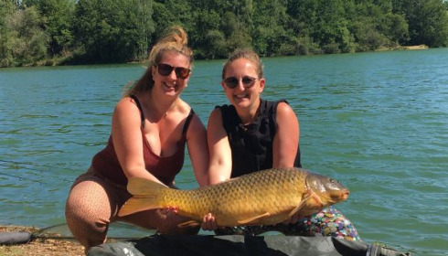 A 26 lb carp from Blue Lake, gaelle et jessica, Jun 2020