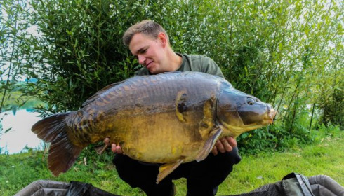 A 34 lb carp from Deux Iles, Lake owner Bruno, May 2020
