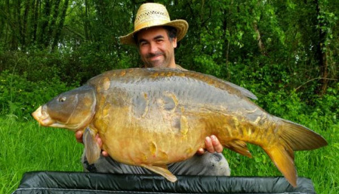 A 44 lb carp from Laroussi, Lake owner Mehdi, May 2020