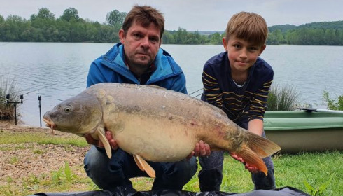 A 34 lb carp from Lepinet North, Apr 2020