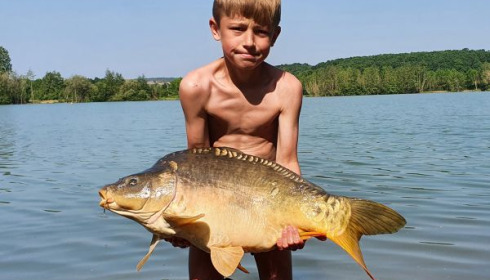 A 27 lb carp from Lepinet North, Apr 2020