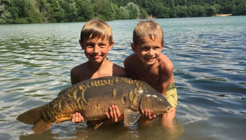 A 22 lb carp from Lepinet North, leo, Jul 2020