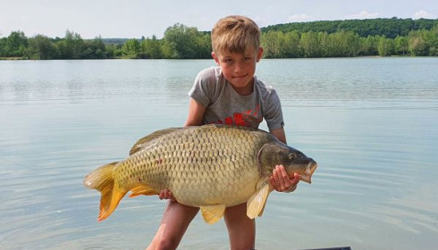 A 38 lb carp from Lepinet South, Apr 2020