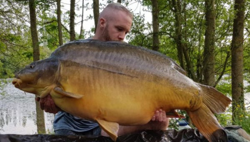 A 80 lb 2 oz carp from Villefond, Mark Lambert, Apr 2020