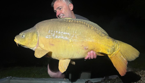 A 32 lb 4 oz carp from Deux Iles, Mar 2026