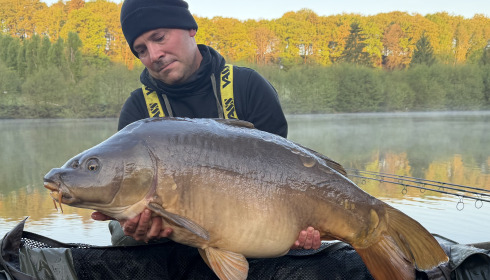 A 44 lb 4 oz carp from La Fonte, First fish of the trip, Apr 2026