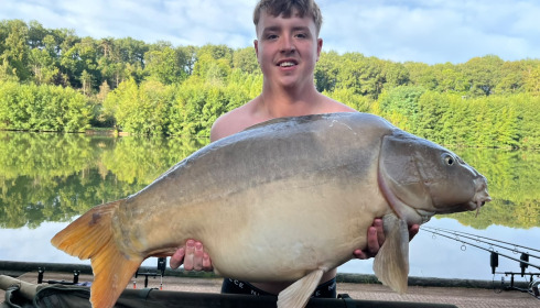 A 42 lb 5 oz carp from La Fonte, Sep 2026