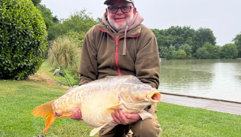 A 39 lb carp from Landes, Apr 2026