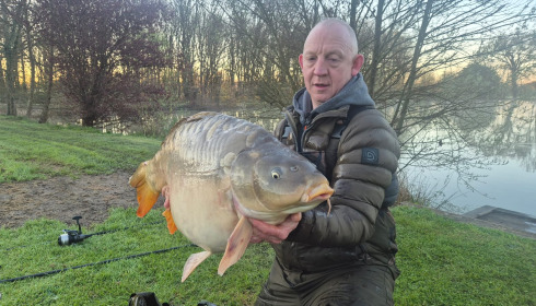 A 42 lb 2 oz carp from Landes, Mar 2026