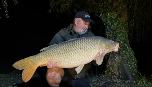 A 40 lb 4 oz carp from Eau De Vie South, The Long common (target fish), Oct 2026