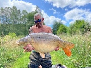 A 37 lb 3 oz fish from La Fonte, mirror, Jul 2020