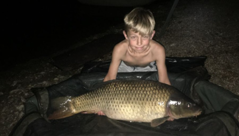 A 33 lb carp from Lepinet North, leo, Jul 2020