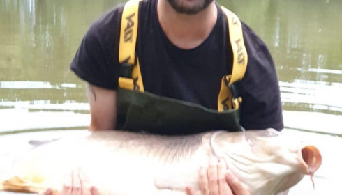A 43 lb carp from Lillypool, Wayne, Jul 2020