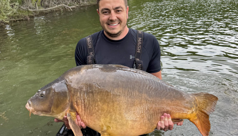 A 67 lb fish from Beaurepaire, Mirror Carp, Aug 2025