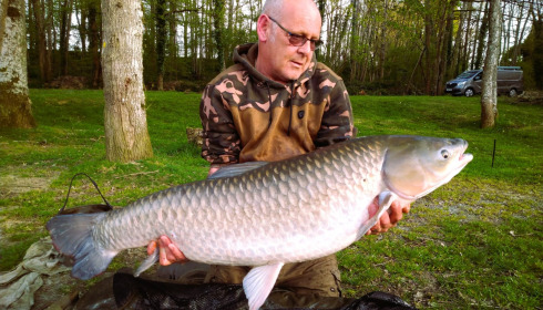 A 44 lb 2 oz fish from Cailleaux, Andy's grass carp, Apr 2025