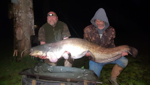 A 82 lb 7 oz fish from Cailleaux, Lee's huge cat fish, Apr 2025