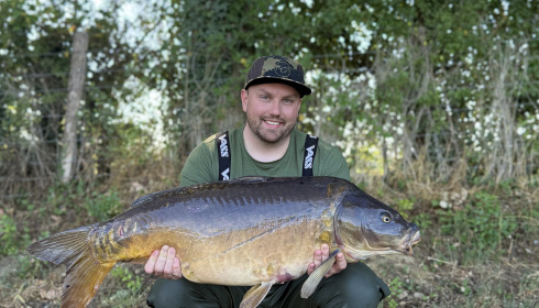 A 33 lb 2 oz fish from Carrouge, Original Mirror, Jul 2025