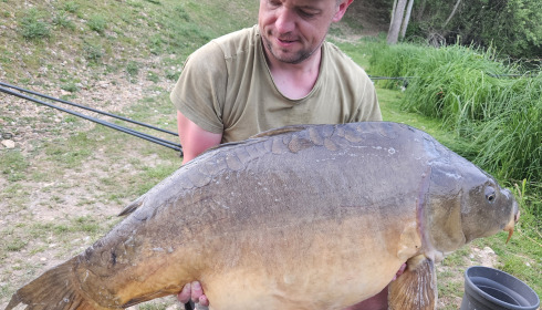 A 11 oz fish from Cerises, Pb mirror, Apr 2025