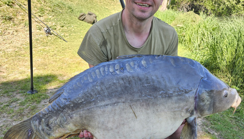 A 40 lb 2 oz fish from Cerises, Mirror, Apr 2025