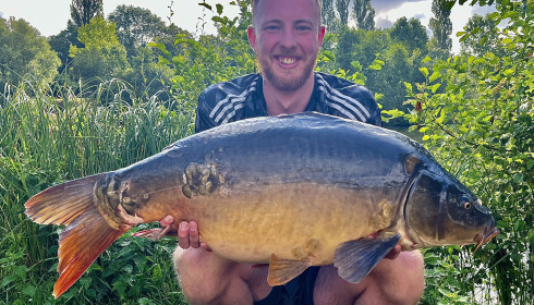 A 33 lb 9 oz fish from Cerises, Mirror, Jul 2024
