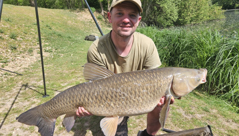 A 22 lb 9 oz grass carp from Cerises, James Hunt, Apr 2025