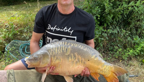 A 33 lb 3 oz fish from Eau De Vie North, Mirror, Jul 2025