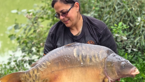 A 45 lb 10 oz fish from Eau De Vie North, Mirror A new PB for kara, Oct 2025