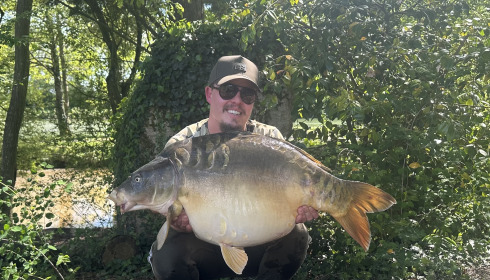 A 44 lb fish from Eau De Vie North, Mirror, Apr 2025