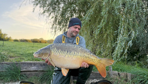 A 28 lb 6 oz carp from Fullys Lake, James Wainwright, Aug 2025