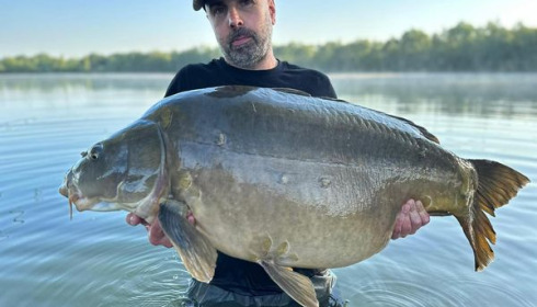 A 61 lb 9 oz carp from Fullys Lake, Jun 2024