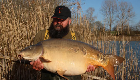 A 60 lb fish from Golden Carp Lake, Ben Andrews PB, Mar 2025