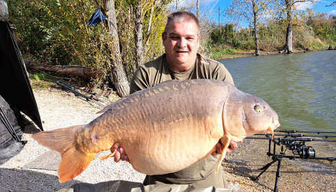 A 54 lb 8 oz fish from Grandes Cimes, Mirror, Oct 2025