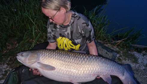 A 55 lb fish from Jonchery, Liz pb grass carp, Sep 2023