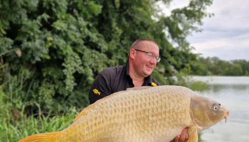 A 54 lb 4 oz fish from Jonchery, Ghostie common, Sep 2023