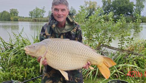 A 42 lb 8 oz fish from Jonchery, Common, Aug 2025