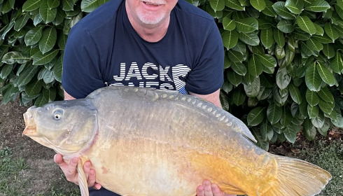 A 39 lb fish from Landes, Mirror, Oct 2023