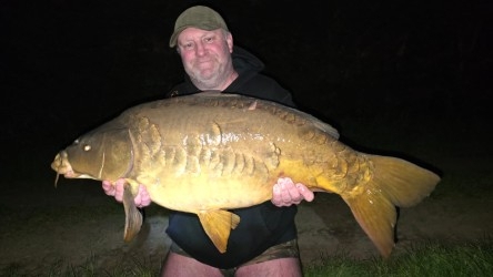 A 33 lb 5 oz fish from Laroussi, Richard with the mirror, Apr 2024