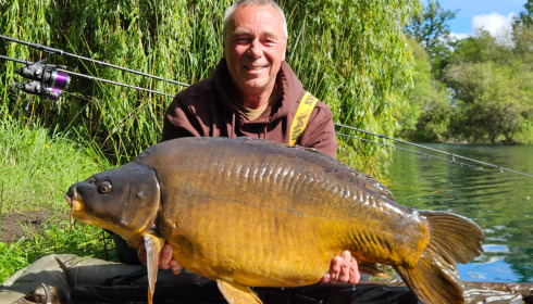 A 41 lb 7 oz fish from Laroussi, mirror (near leather), May 2024
