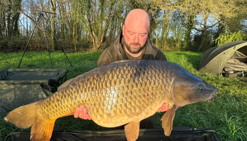 A 44 lb 10 oz carp from Laroussi, Darren Thornton, Apr 2024