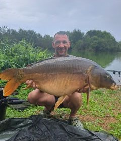 A 60 lb 12 oz fish from Lepinet South, New pb, Aug 2023