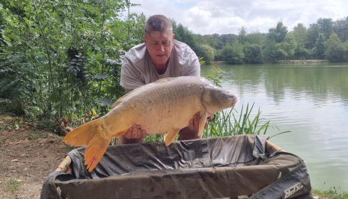 A 33 lb carp from Lillybelle, Warren Mulligan, Aug 2025