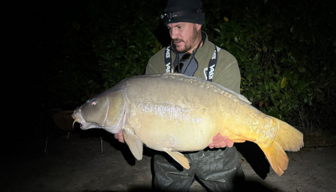 A 42 lb 4 oz fish from Lillybelle, Mirror, Oct 2025
