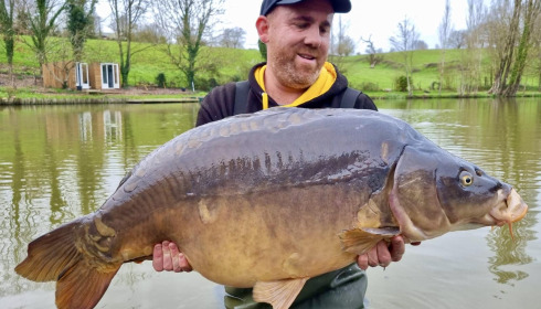 A 44 lb carp from Linstant, Mar 2024
