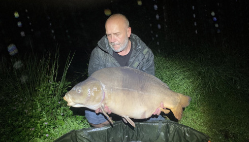A 42 lb 3 oz fish from Old Oaks, Gary with 42Lb 3oz Mirror on Peg 1, Sep 2024